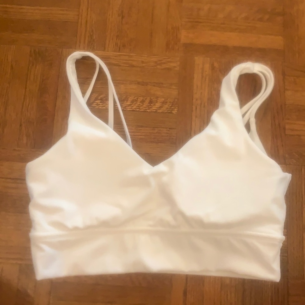 Buff bunny monarch sports bra in white